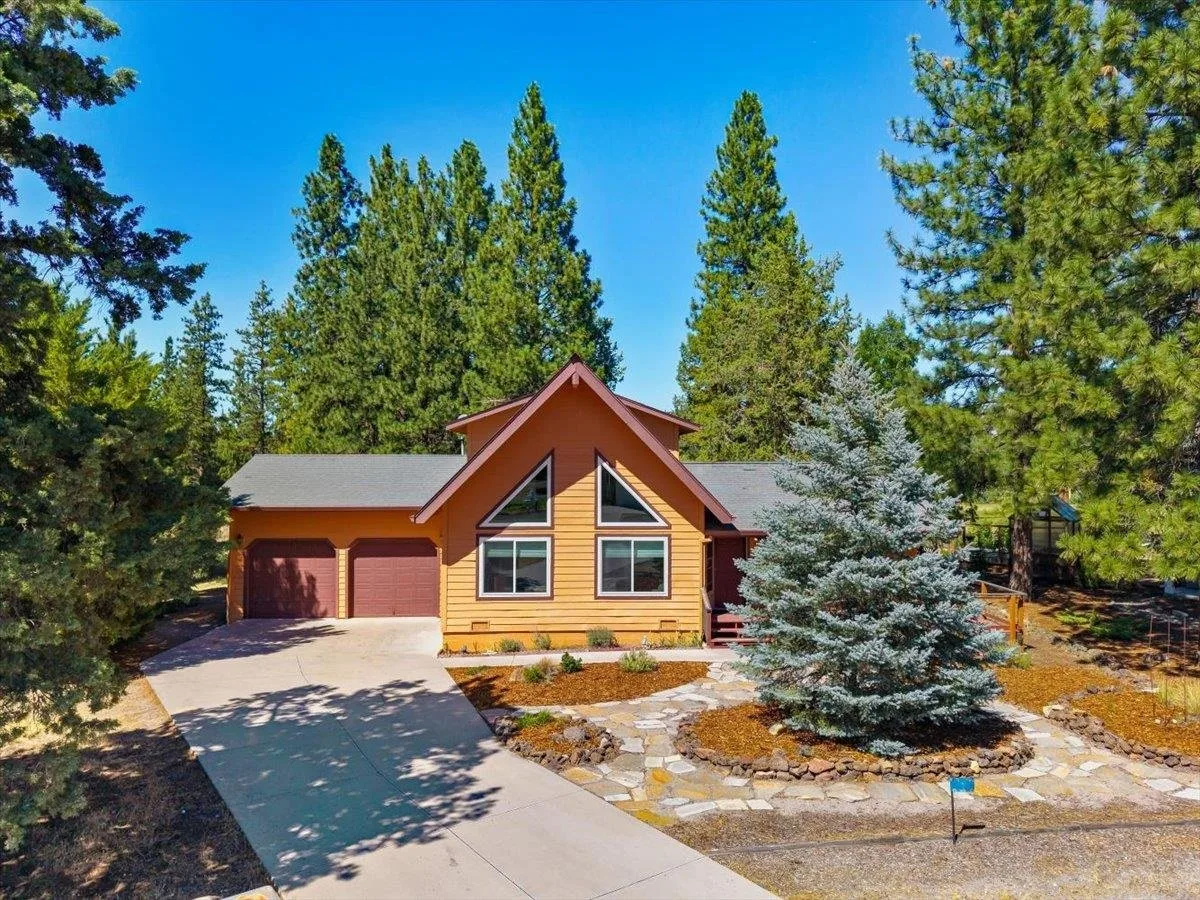 5539 Rainbow Circle, Weed — view 2 of 12