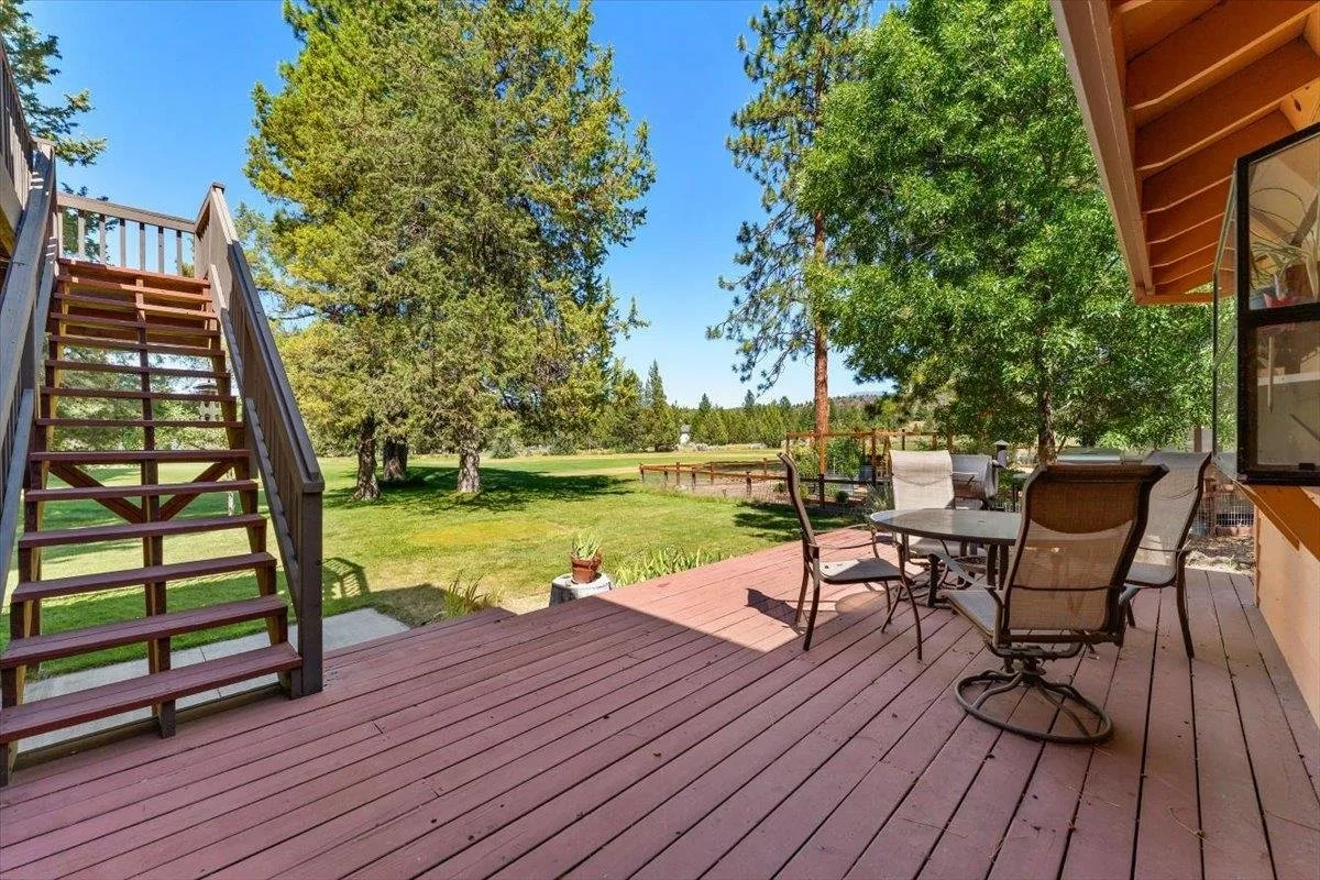 5539 Rainbow Circle, Weed — view 5 of 12