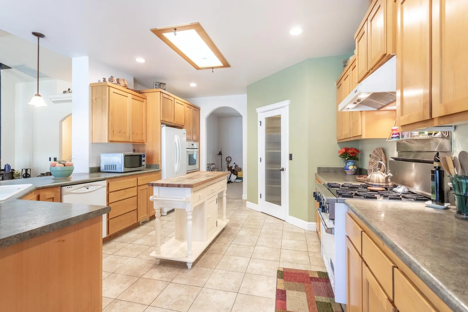 Kitchen at 2620 Fryers Way, Mount Shasta — 1 of 2