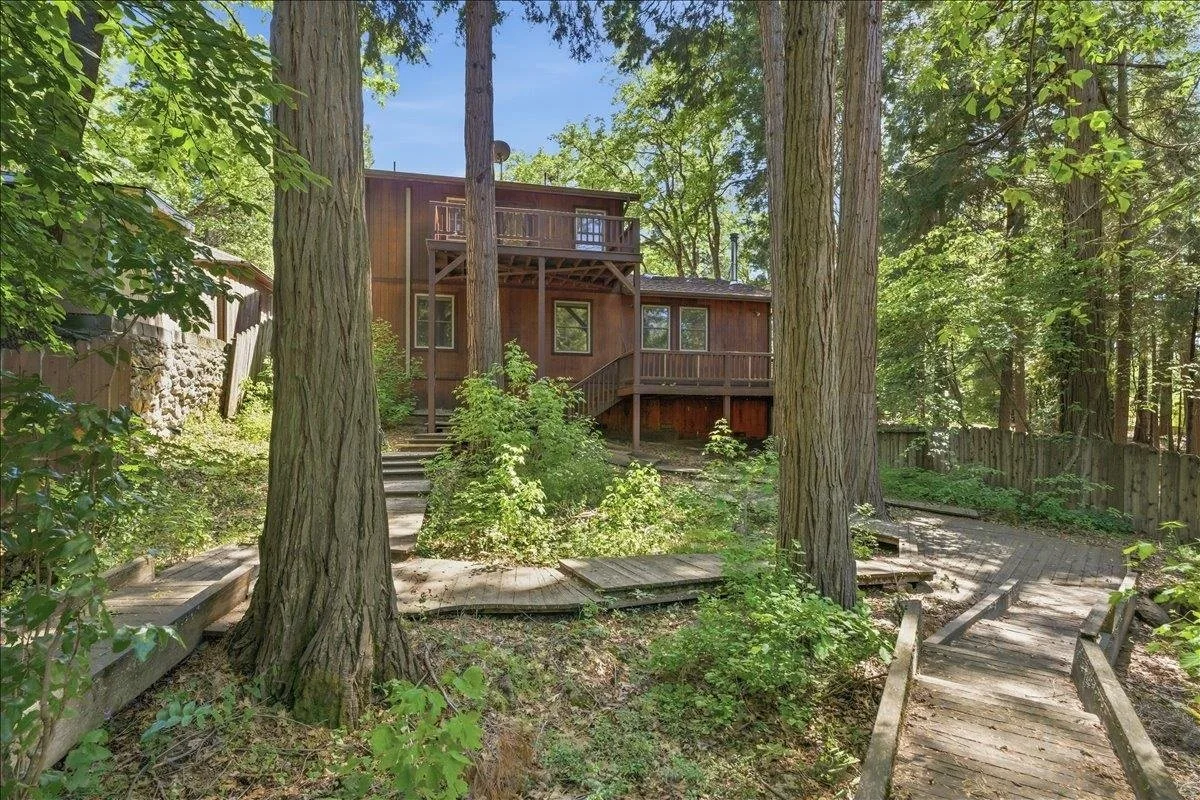 306 Gaudenzio, Mount Shasta — view 3 of 12
