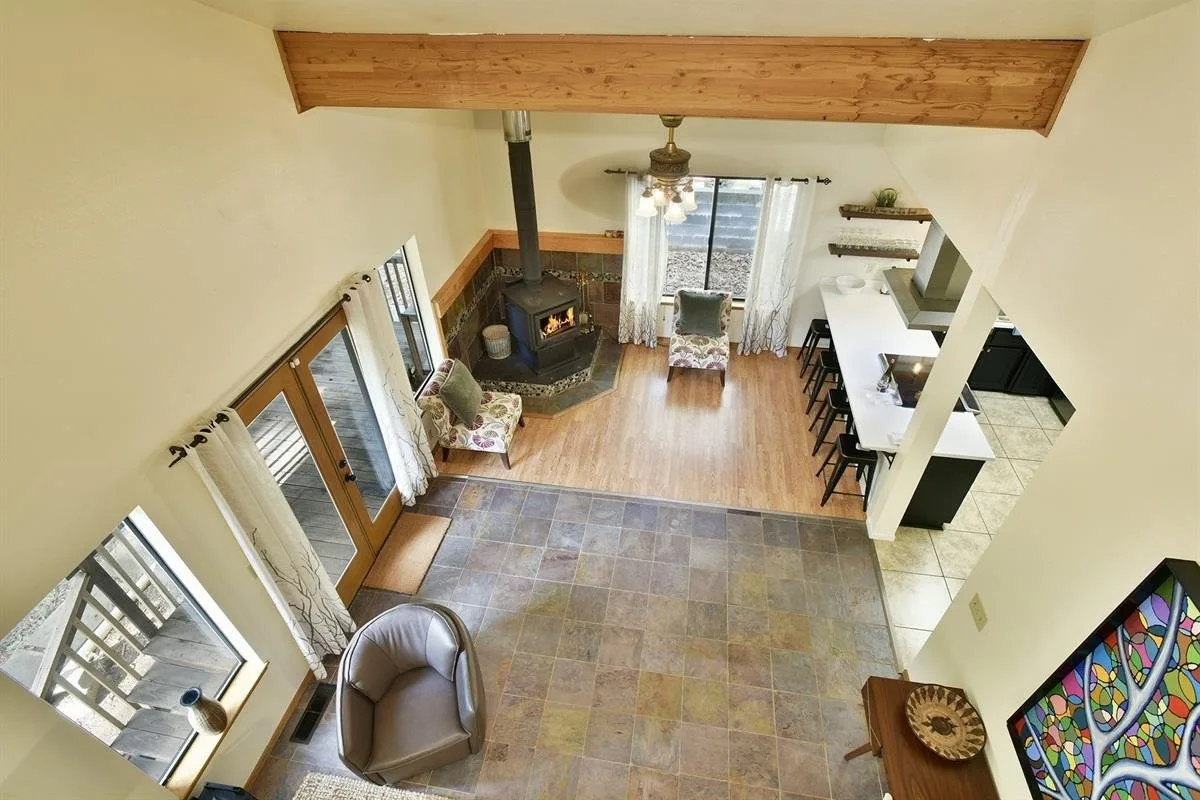 4000 Timber Dr, Dunsmuir — view 6 of 12