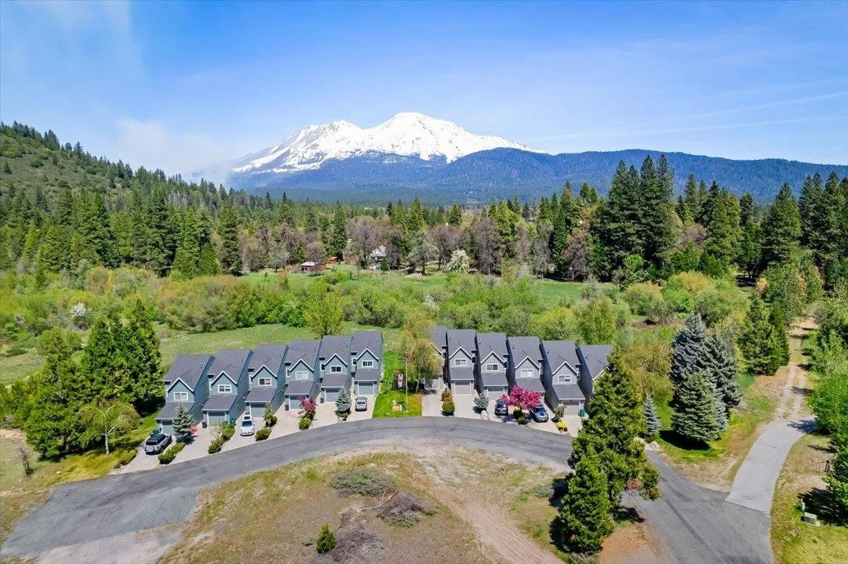 1422 Kingston Rd., Mount Shasta — view 3 of 12