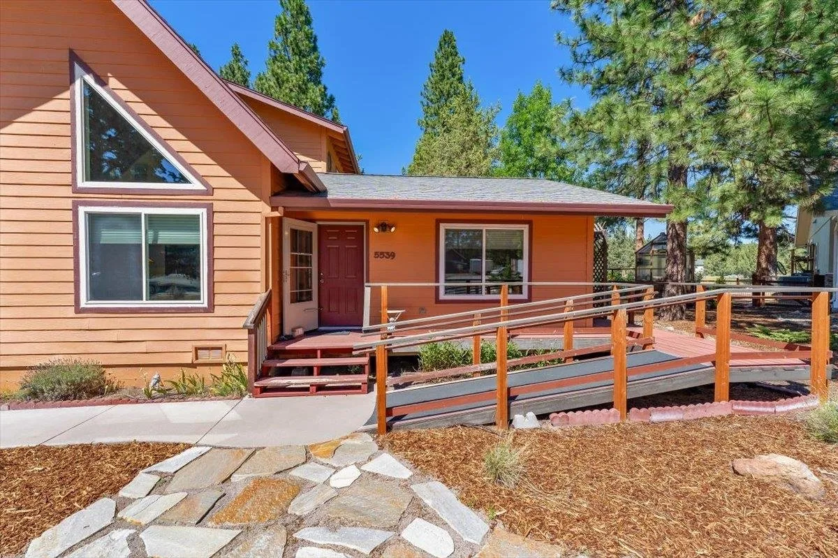 5539 Rainbow Circle, Weed — view 8 of 12