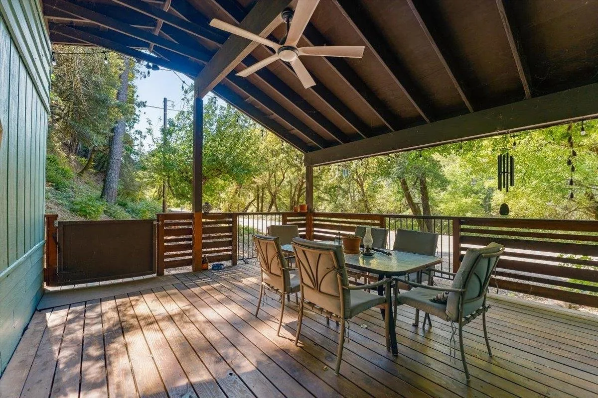 698 S First Street, Dunsmuir — view 4 of 12