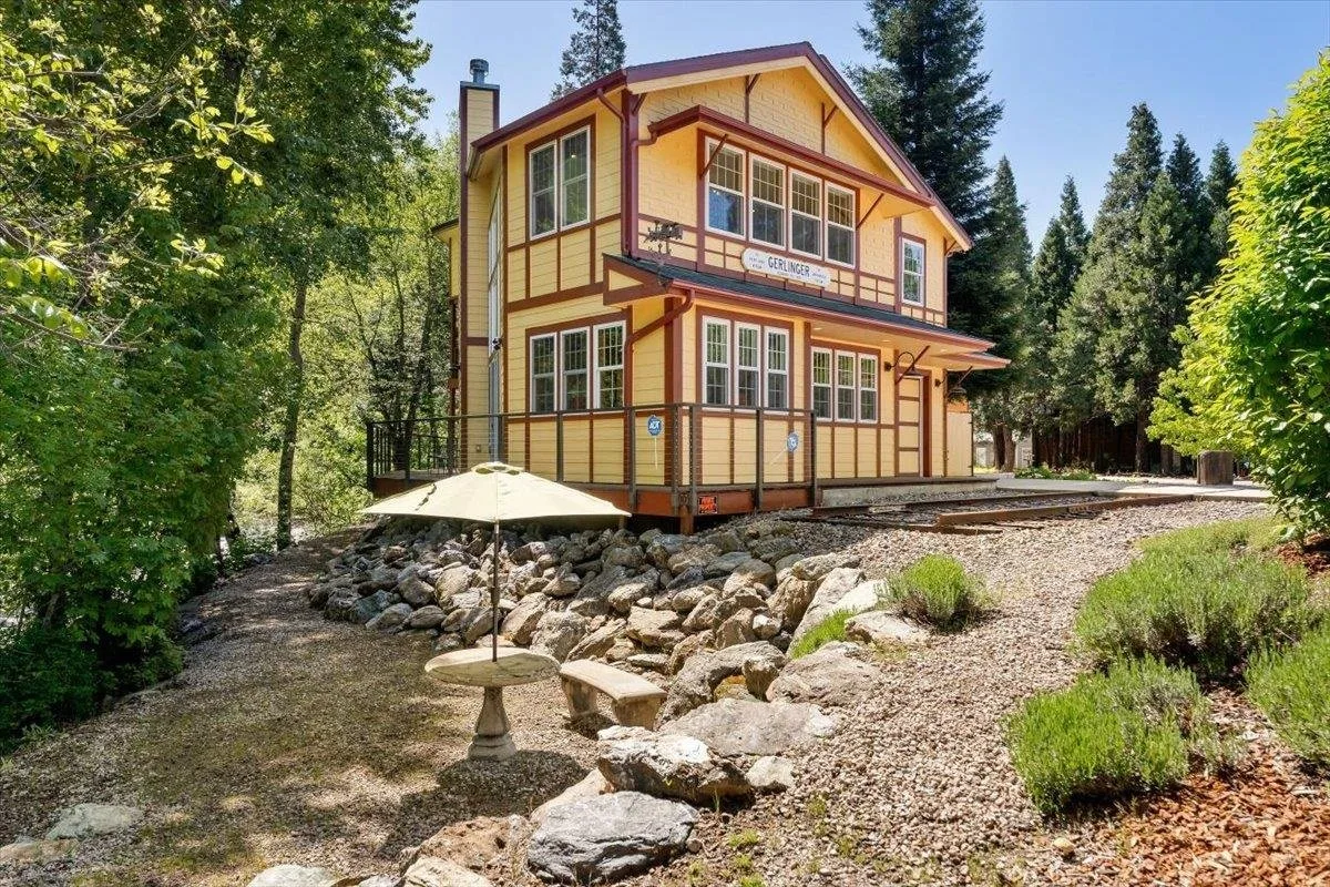 6200 Scherrer Ave, Dunsmuir — view 5 of 12