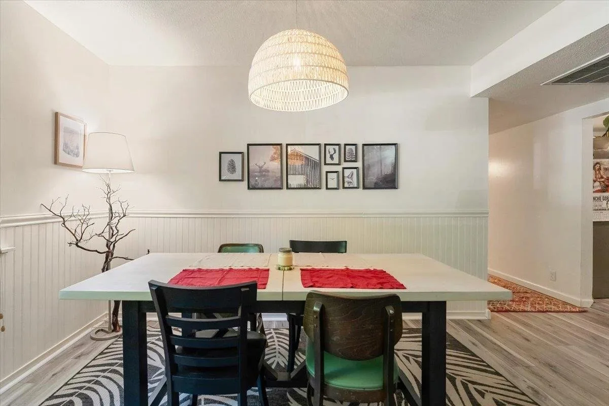 698 S First Street, Dunsmuir — view 8 of 12