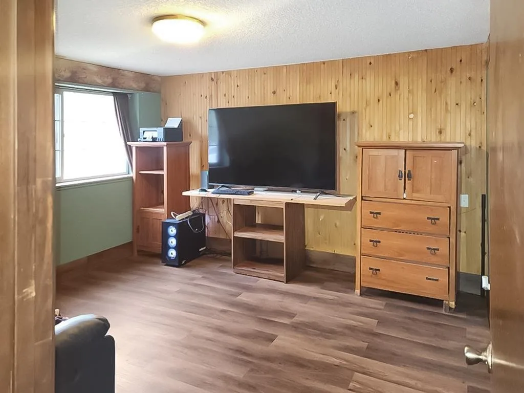 Living area at 16843 Fawnskin Pl, Weed — 4 of 4