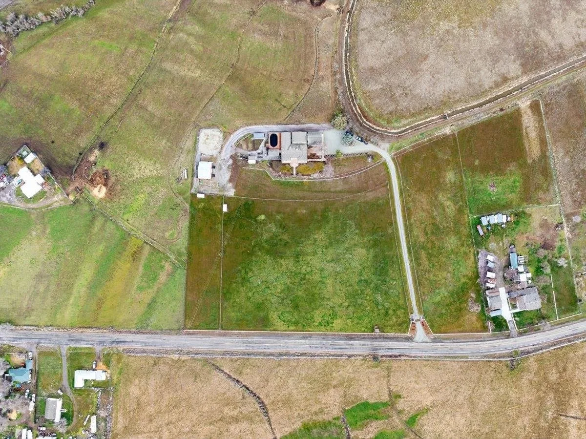 1201 Ball Mountain Little Shasta Rd, Montague — view 5 of 12