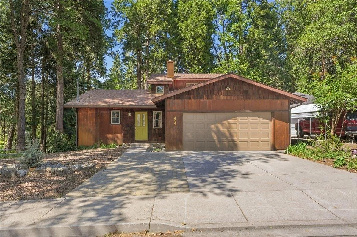 306 Gaudenzio, Mount Shasta — view 2 of 12
