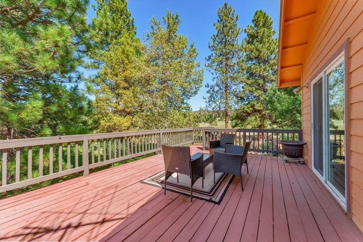 5539 Rainbow Circle, Weed — view 3 of 12