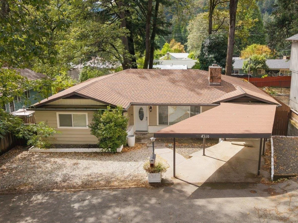 4310 Buckboard Ln, Dunsmuir — view 2 of 12