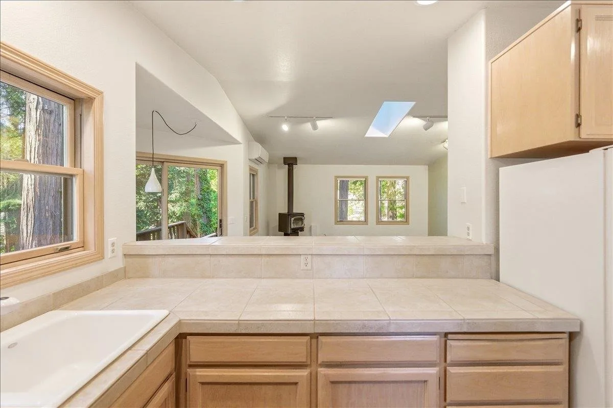 306 Gaudenzio, Mount Shasta — view 7 of 12