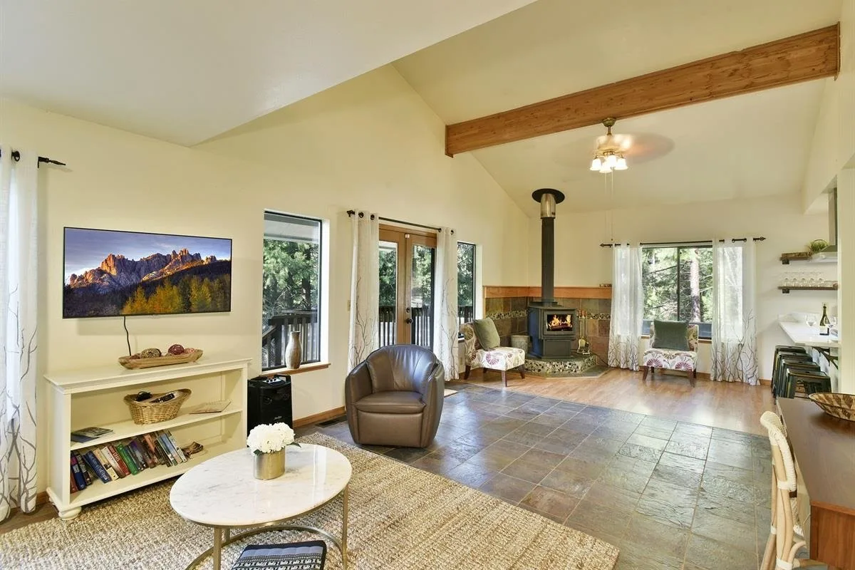 4000 Timber Dr, Dunsmuir — view 5 of 12