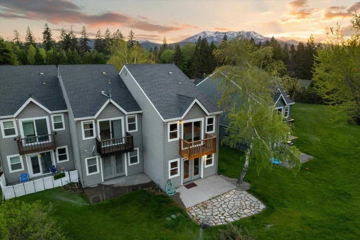 1422 Kingston Rd., Mount Shasta — view 5 of 12