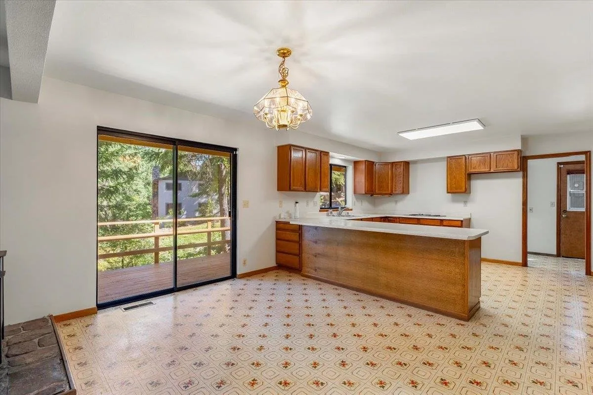 Kitchen at 4000 Hope Ln, Dunsmuir — 1 of 4